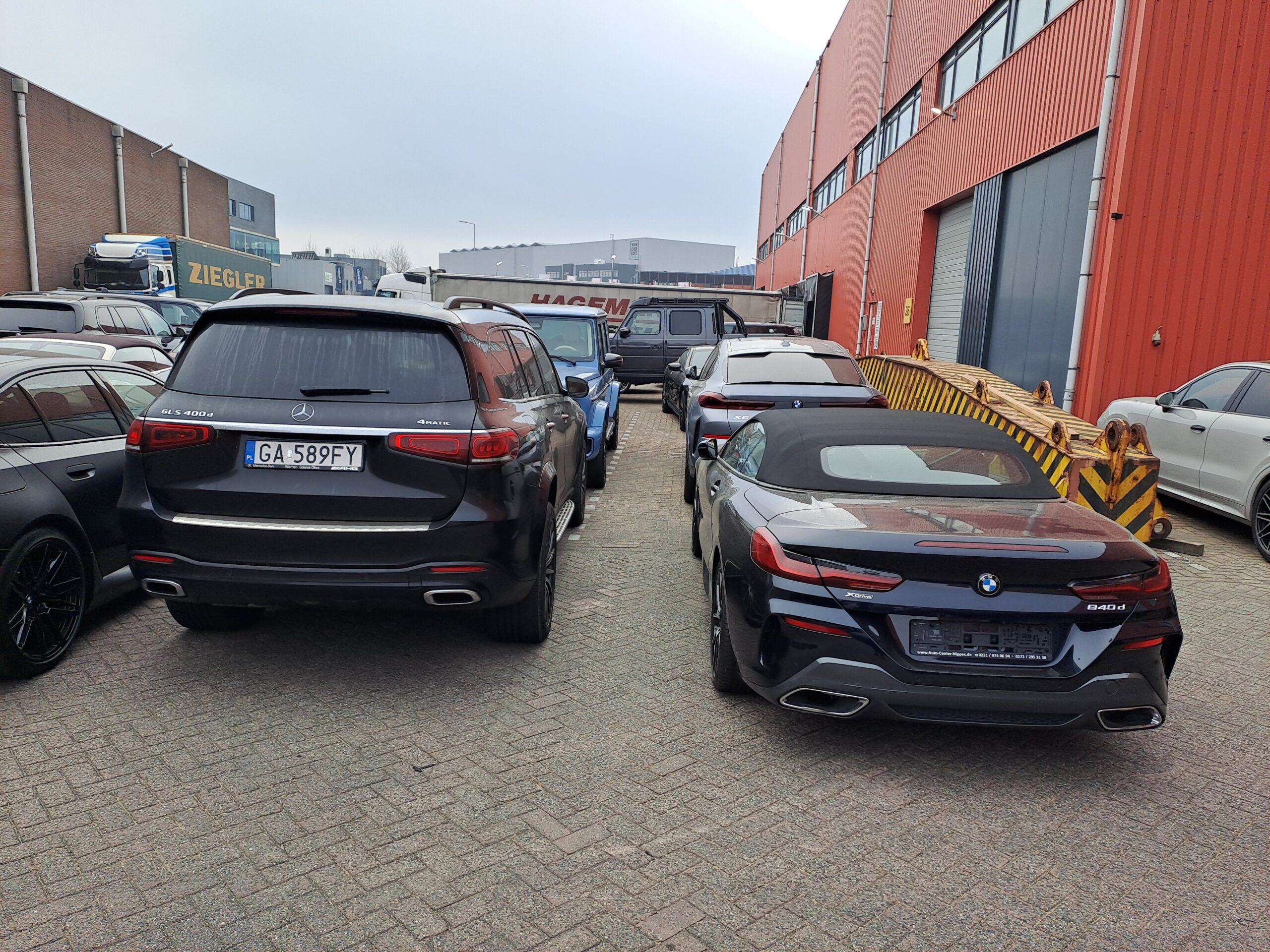 Оперативная погрузка автомобилей в порту Роттердам